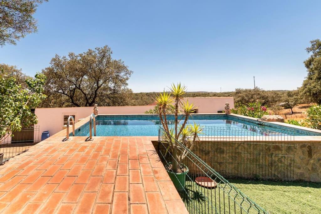 Casa Rural Navalonguilla Con Piscina ซานตาโอลาญา เดล กาลา ภายนอก รูปภาพ