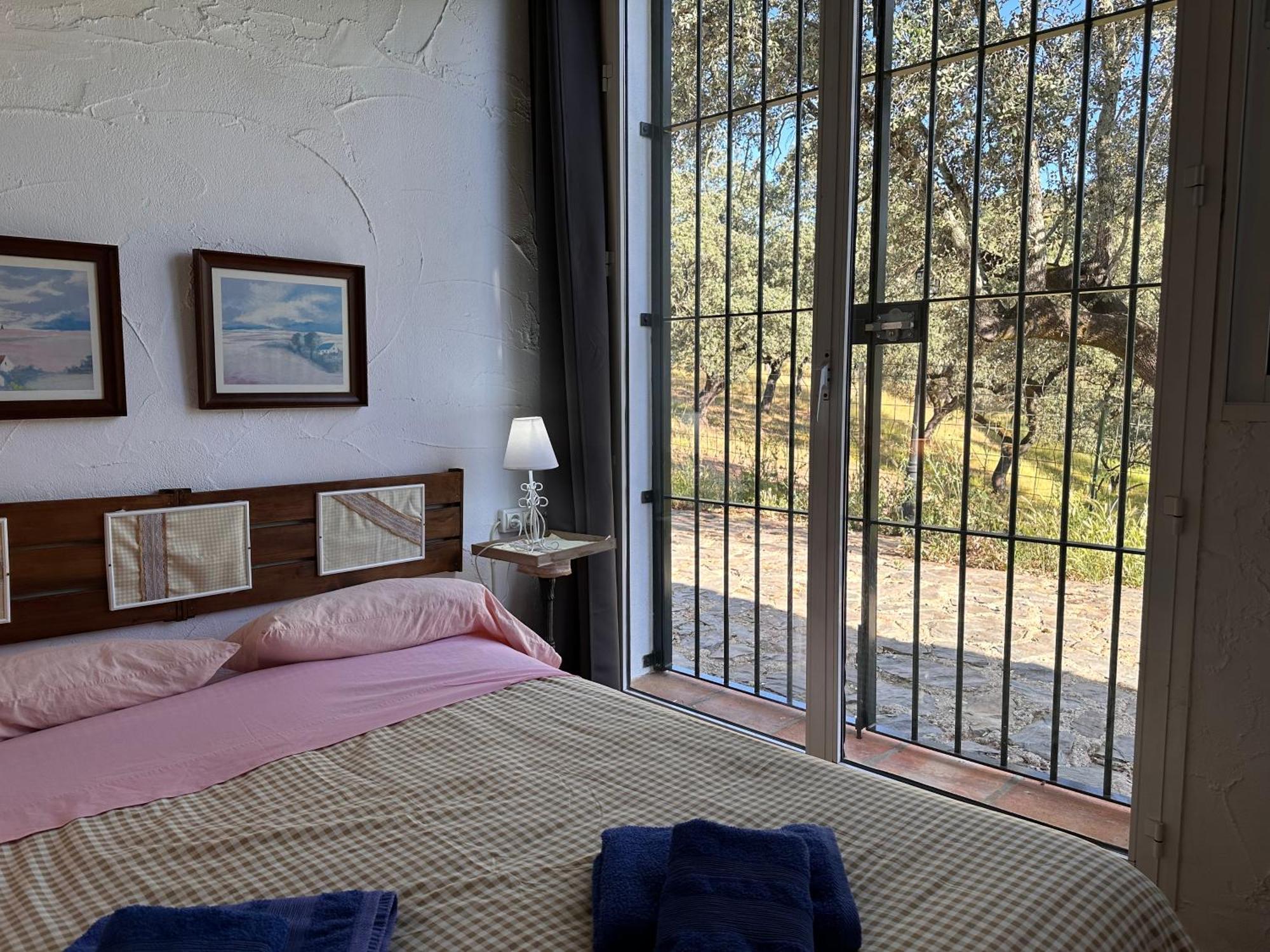Casa Rural Navalonguilla Con Piscina ซานตาโอลาญา เดล กาลา ภายนอก รูปภาพ
